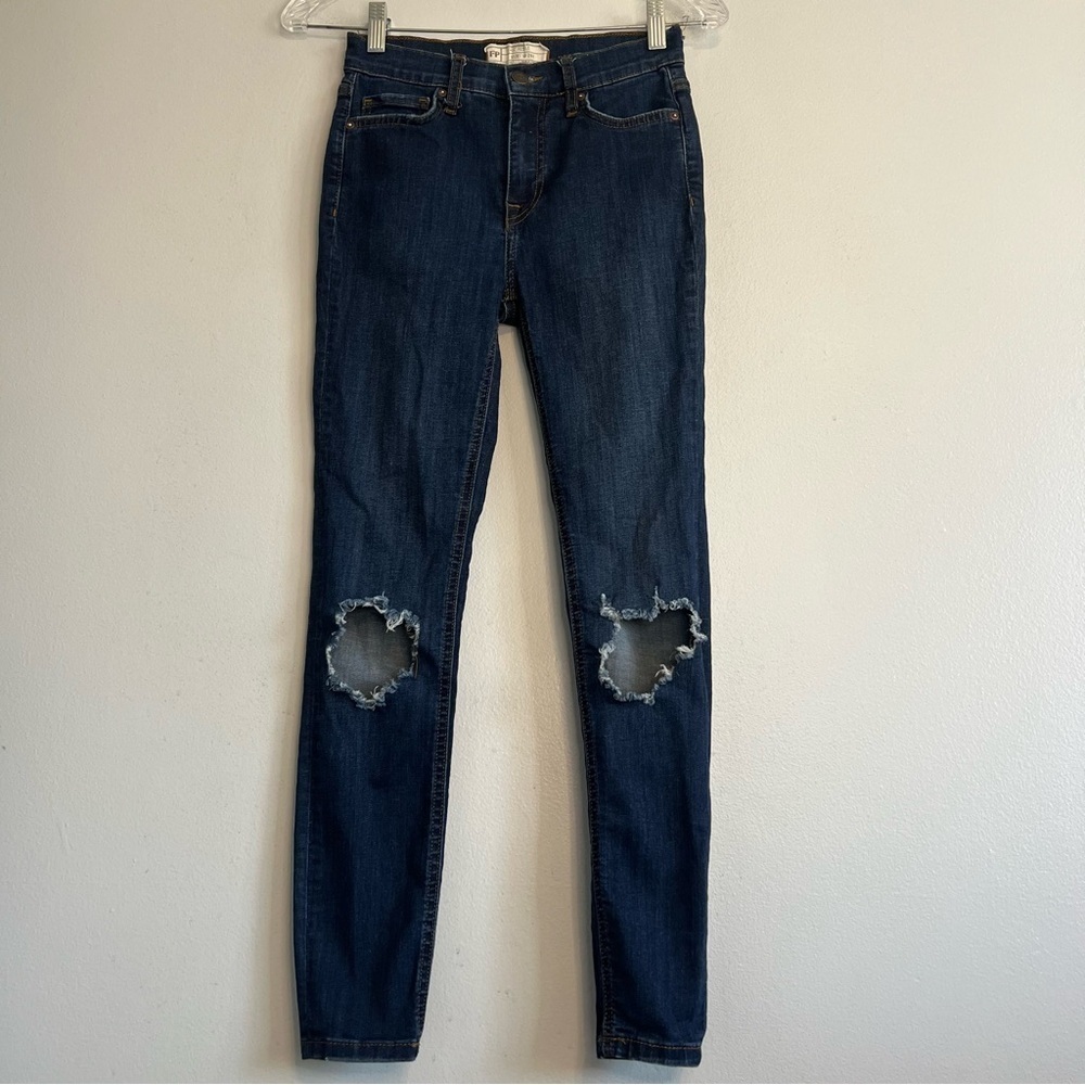 Free People Womens High Rise SkinnyJeans Distressed Dark Wash Sz 26